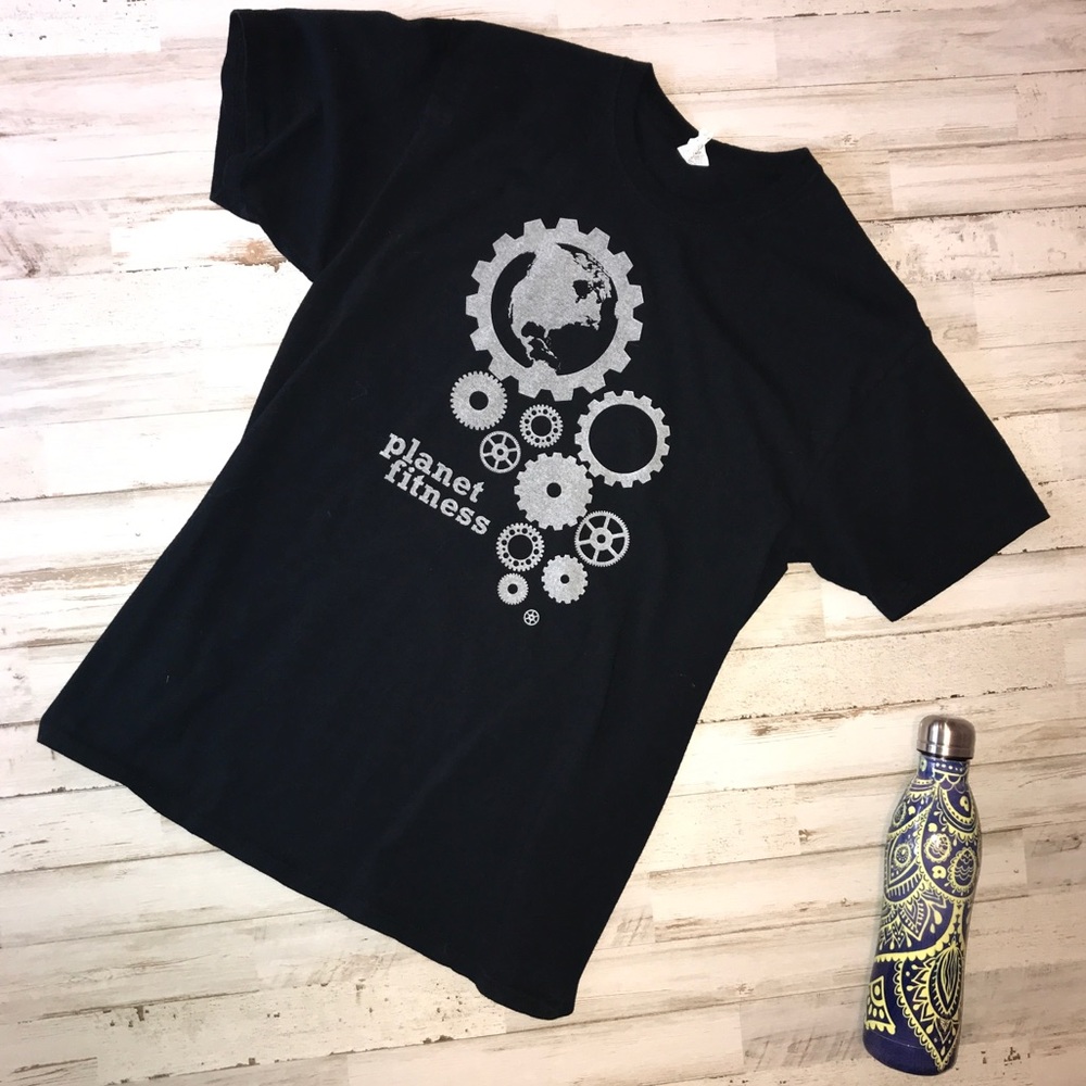 Planet Fitness Gear T-Shirt Tee Short Sleeve Fruit Of The Loom Crew Neck Black M